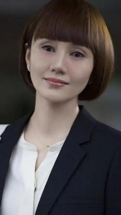 袁泉唯美时尚写真照,气质优雅,温婉可人