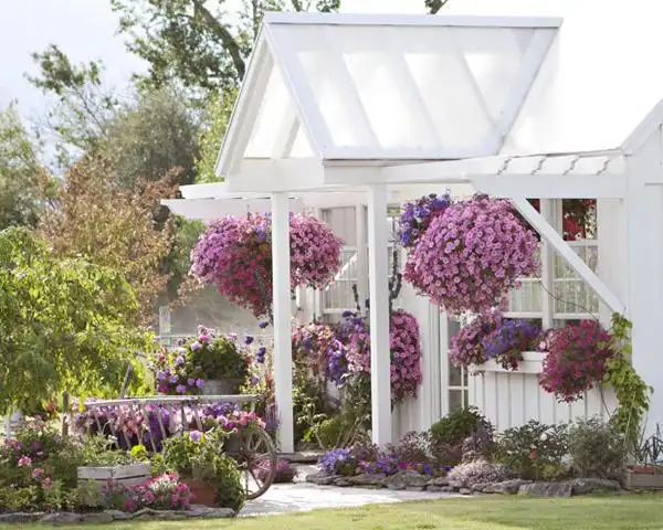 法国小镇里的绚丽浪漫花园