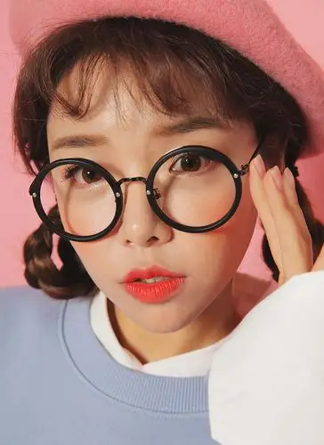 可爱款圆框金属镜腿眼镜