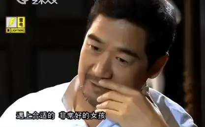 张国立儿子张默现状曝光,开千万豪车抽顶级雪茄,胡子拉碴显憔悴