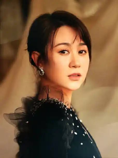 马丽 不说话还蛮公主的呢##终于等到马丽长发及腰了