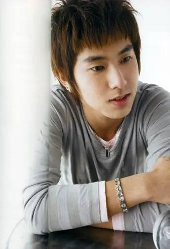 郑允浩父亲发表确认函:允浩昌珉是最大受害者