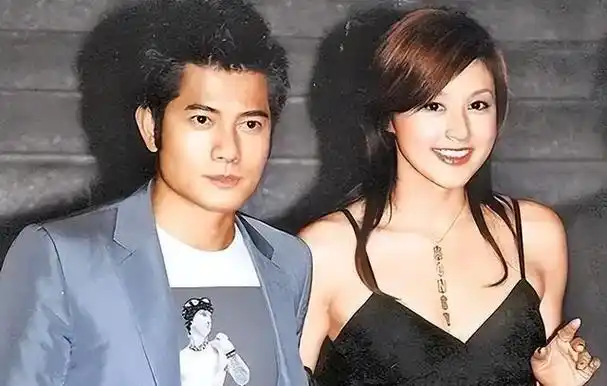 毕竟,作为公众人物,一举一动都在大家眼皮子底下嘛!