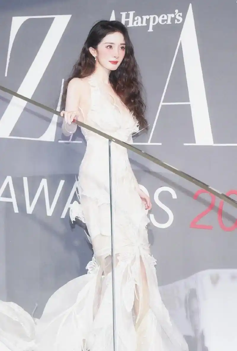 甜妹登场|#杨幂 #angelababy #渝颖nb #颖桃 - 抖音