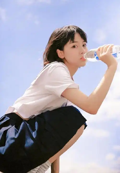 宅男女神成果日系风写真曝光元气甜美似精灵这颜值注定火