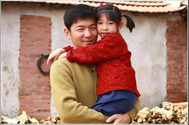 邢佳栋《养父》好口碑 网友:遇到老郎就嫁吧