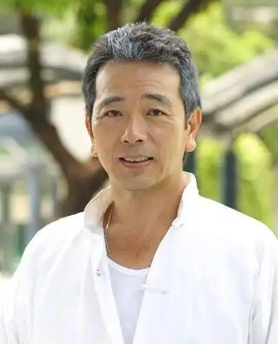 心疼张晨光直播卖货被网友骂哭当场伤心掉泪不愿看镜头