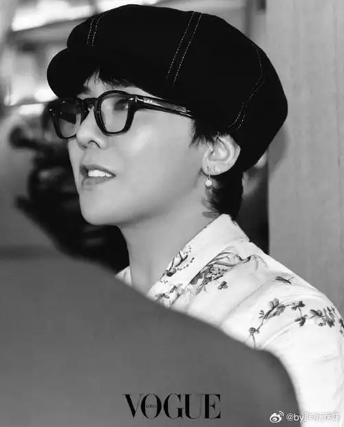 权志龙时隔7年solo回归