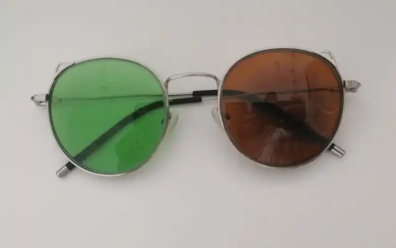 酒瓶底做眼镜完整品