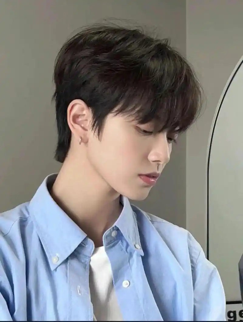 痞帅感十足的男生发型钢夹的凌乱感 配合造型的微分设计 痞帅 - 抖音