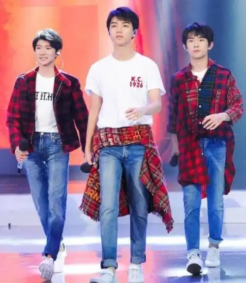 宋亚轩个人资料身高181宋亚轩和183黄子韬同框