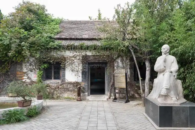 蒲松龄故居面积不算大,从外边看是个普通的农家小院,但是比一般的农家