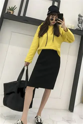 黑色一步裙配个什么上衣好看