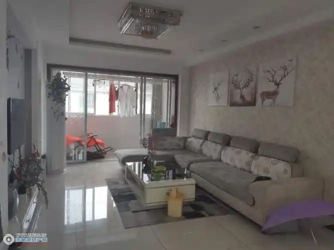 5楼 115平方 精致装修 三室一厅 128万元         此房确保真实有效