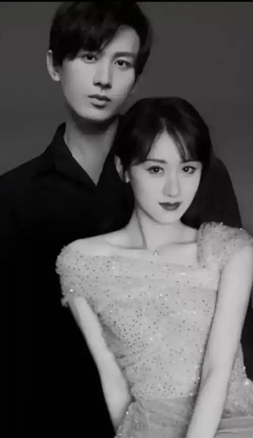 成毅袁冰妍被p合照说cp毫无违和感