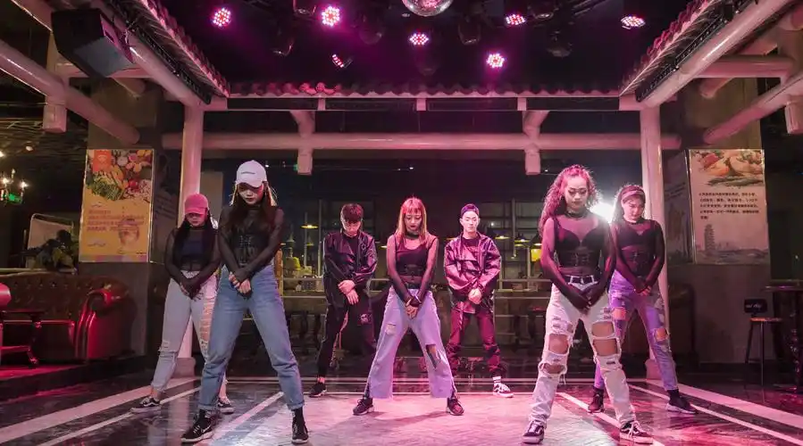 舞力全开 【爵士舞】清新亮丽的小姐姐们,喜欢的only you 结尾有彩.