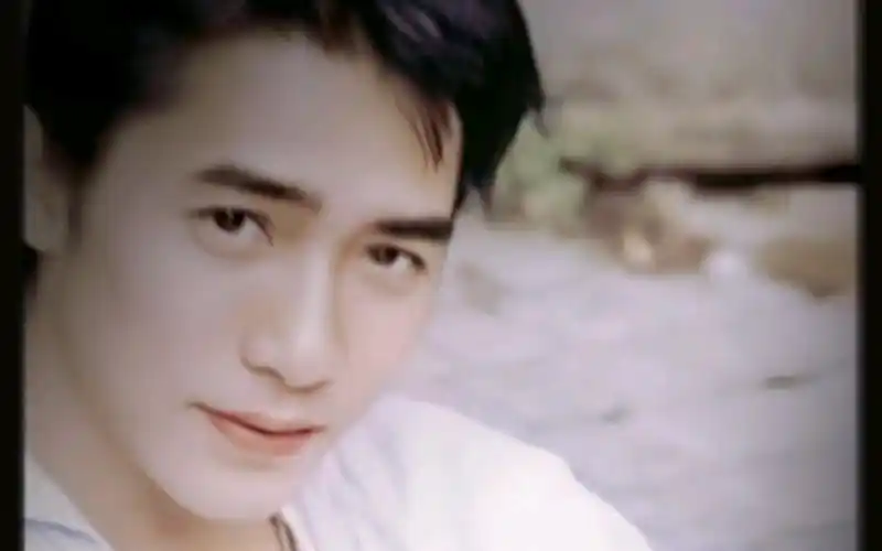 梁朝伟x朱一龙:创意碰撞,呈现惊艳的视觉盛宴!