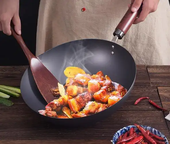 家用炒锅选不粘锅还是铁锅好什么炒锅炒菜更香更好吃