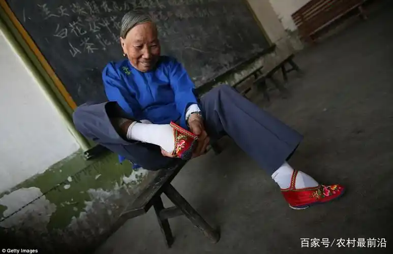 中国小脚老太太村全是三寸金莲!每天还跳广场舞!