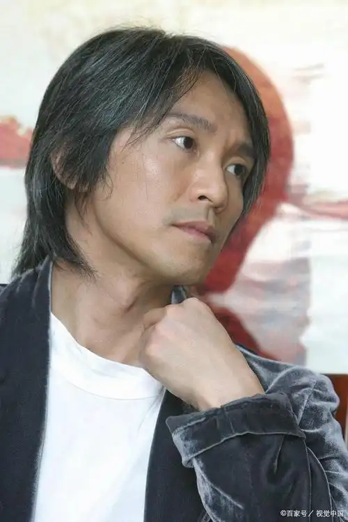 星爷(周星驰)是中国电影界的一位传奇人物,他创作了许多脍炙人口的