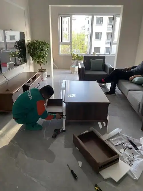 全友家具安装进行中