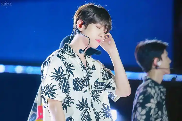 边伯贤# #baekhyun# #exo# 壁纸 背景 头像