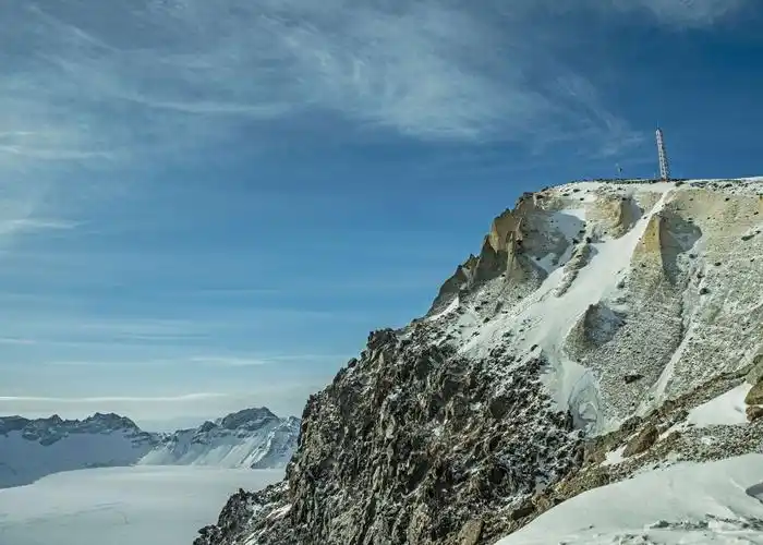 其它 冬季走进长白山 写美篇  其实,长白山的最高峰是朝鲜境内的将军