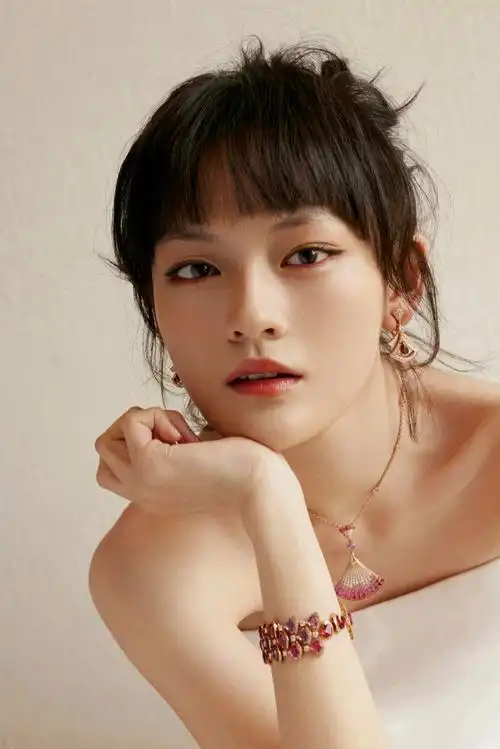 文淇白色抹胸裙##文淇暖橙柠檬眼妆