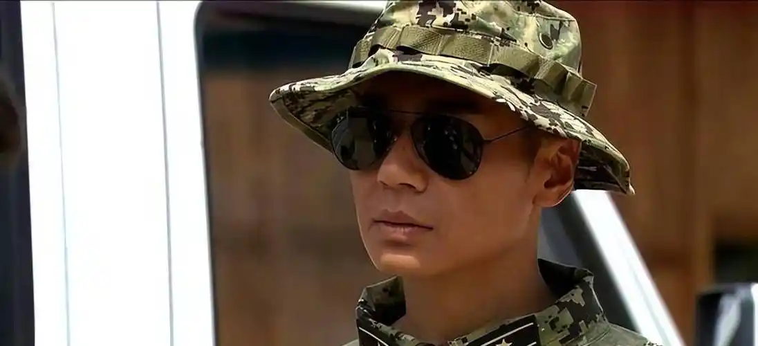 著名演员徐洪浩:比妻子大10岁,戏里演父女,戏外恩爱幸福惹人羡_刘晓洁