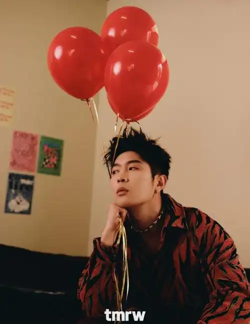 马伯骞超话##ur新年穿搭##马伯骞2024tmrw开年刊