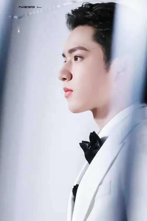 时代少年团二次元cos路透#刘耀文的大背头!