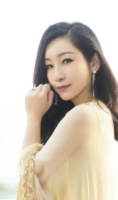 听听秦海璐怎么说情感生活2011年在合拍电视剧《独立