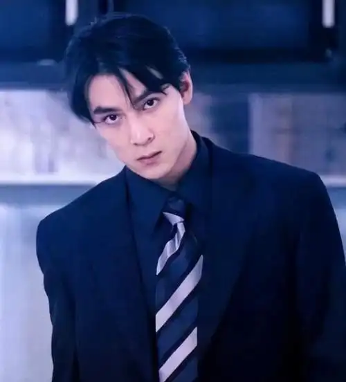 吴彦祖在电影和电视剧中扮演各种角色,他的形象深入人心,成为了许多人