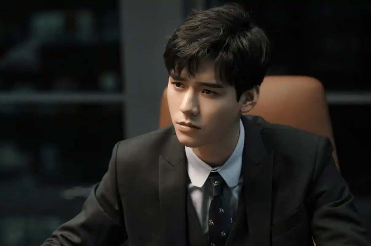 从明道张翰到龚俊王鹤棣,国产剧拍不腻"霸道总裁"