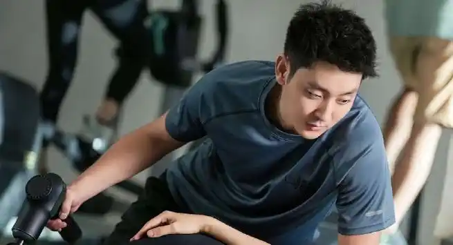 朱天福 原来是你小子本色出演啊.    戏里坑蒙拐骗,戏外偷偷加练.