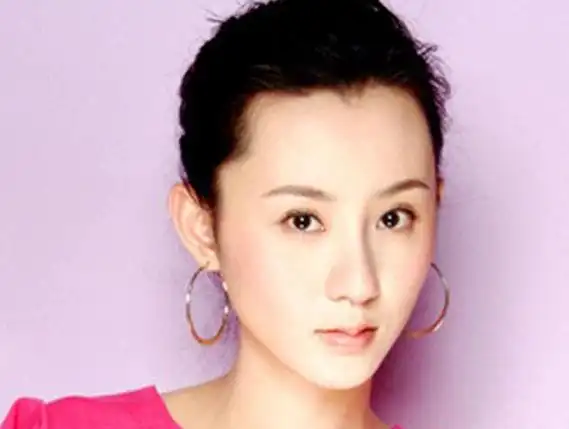 黄晓明交往过的女朋友都有谁 四段恋情揭教主情史