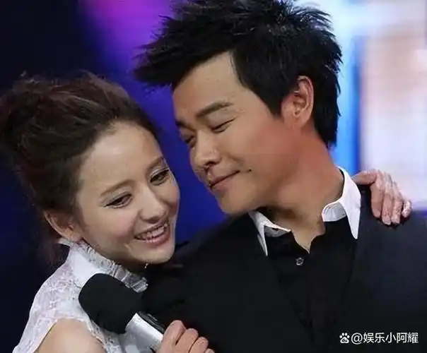 事实证明,41岁的佟丽娅,选择了另一条"人生大道"