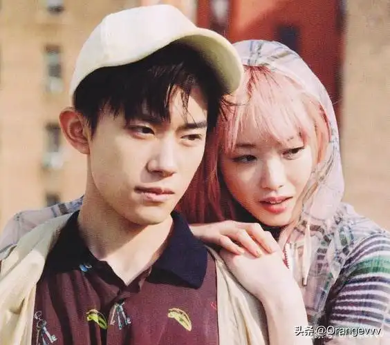 易烊千玺喜欢什么女生穿搭(你觉得易烊千玺会喜欢哪种星座类型的女生)