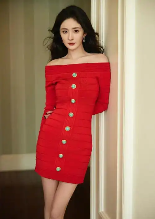 杨幂明艳红裙大片美艳迷人