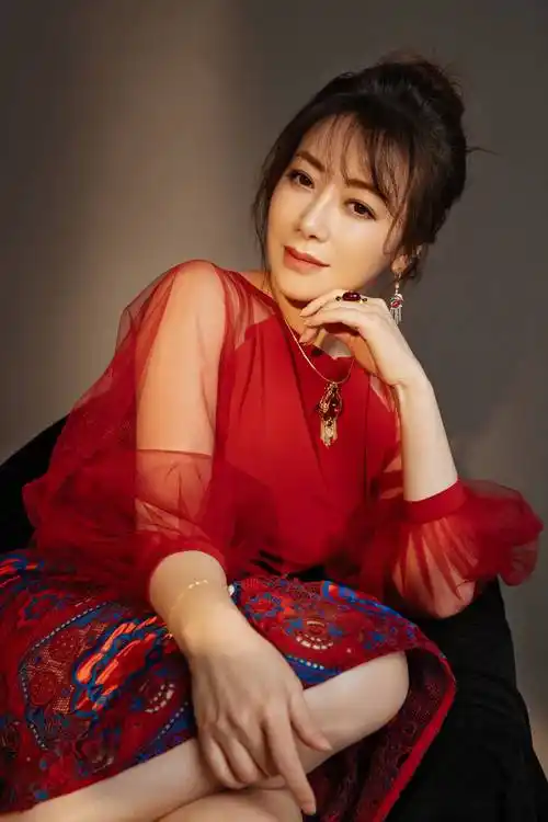 陈紫函写真曝光 优雅端庄尽显女神气质_周王姬_红宝石_角色