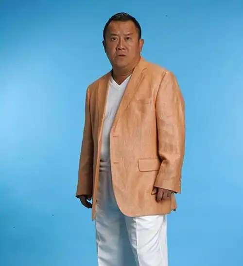 为娶富婆抛弃发妻,深陷蓝洁瑛事件却能全身而退,曾志伟有多风流