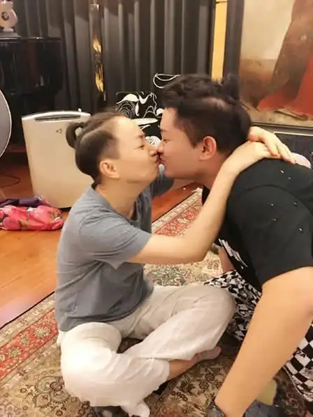 宋丹丹应该最爱的是巴图或者是赵婷,其实全部是儿时认的干女儿姜妍,两