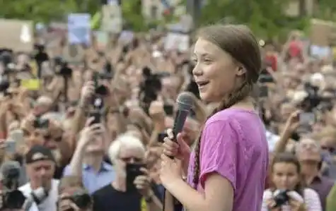 推崇,前美国总统奥巴马,国务卿克林顿,加拿大作家阿特伍德等一些知