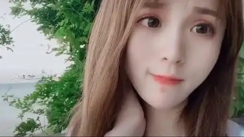 不抽烟的网红思思翻唱《西海情歌》,用烟嗓唱出,抽了十年的寂寞