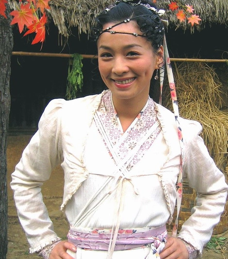 第一酒窝美女张庭的古装剧照,完全不需要修图的颜值就是任性