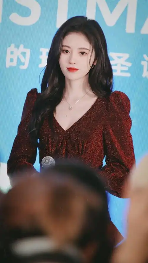 鞠婧祎艾斐诗活动