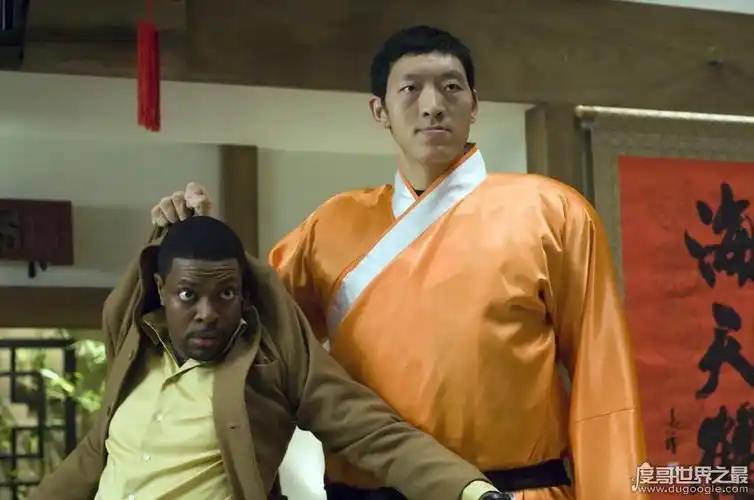 中国最高的人詹世钗高达3.19米,仅故居门高就3米