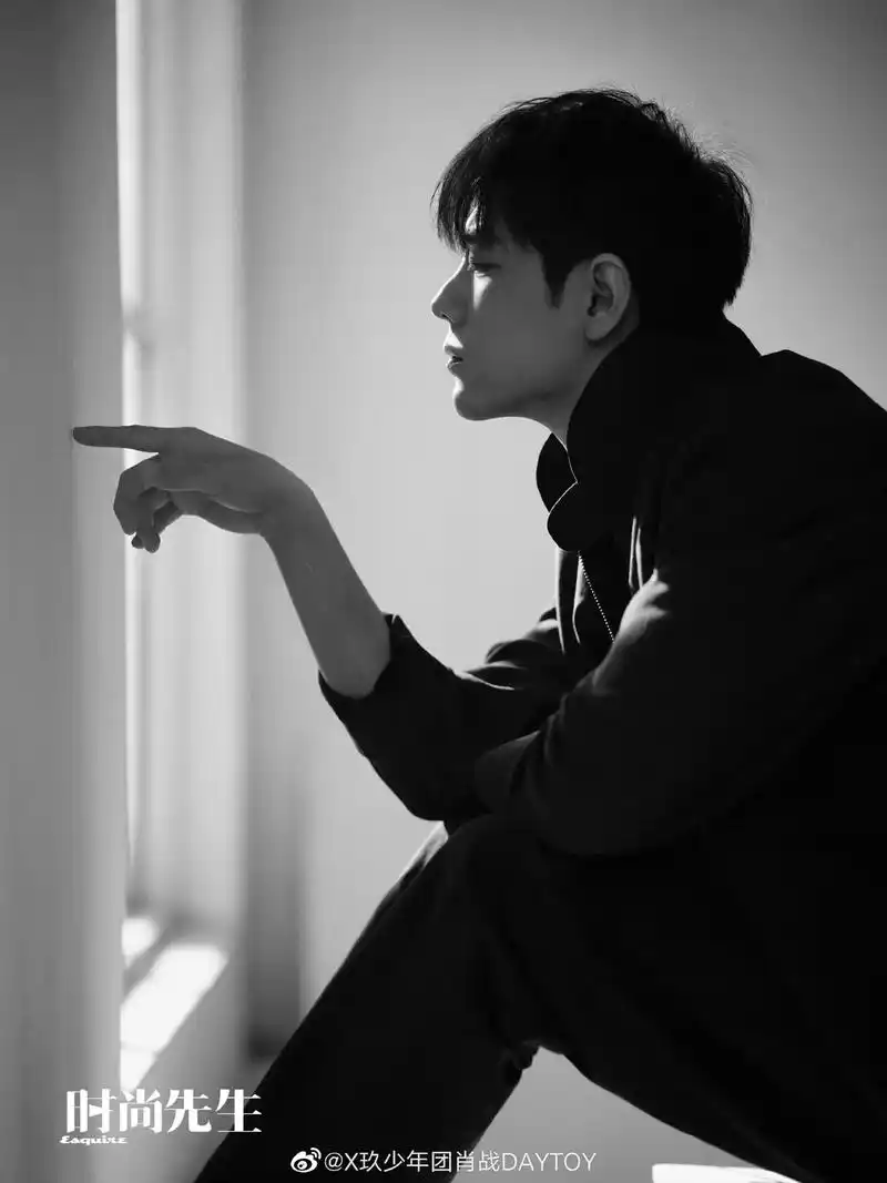 肖战时尚先生封面.从歌手到演员,不断解锁新的身份,用努力与汗 - 抖音