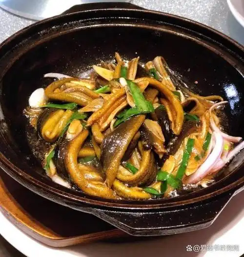 江苏菜,简称苏菜,是中国传统八大菜系之一.