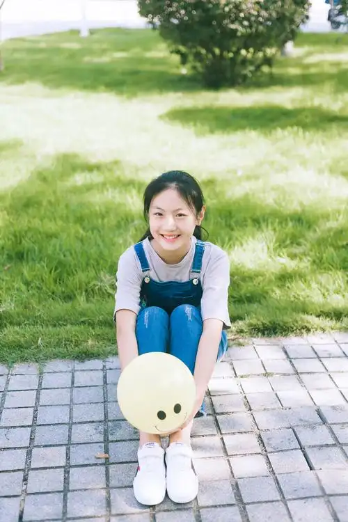 青春洋溢的13岁女孩